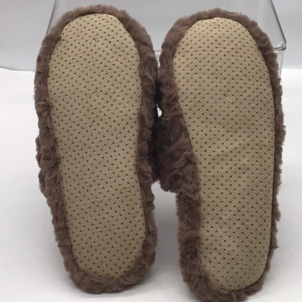 🌼3/$13🌼BUNDLE DEAL! Born Brown House Slipper - Picture 4 of 7